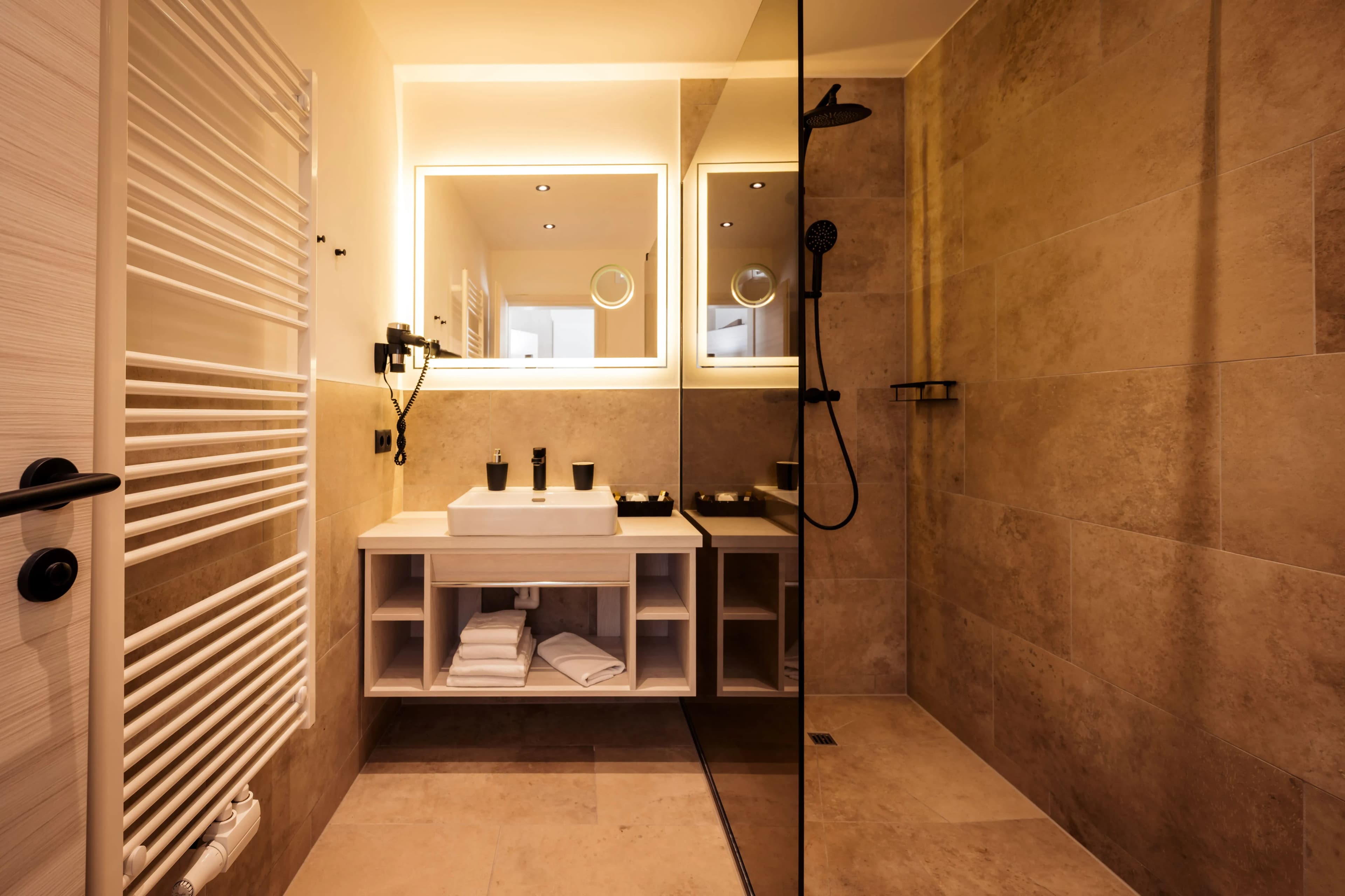 Familienhotel mit Pool und Frühstück in Velden buchen